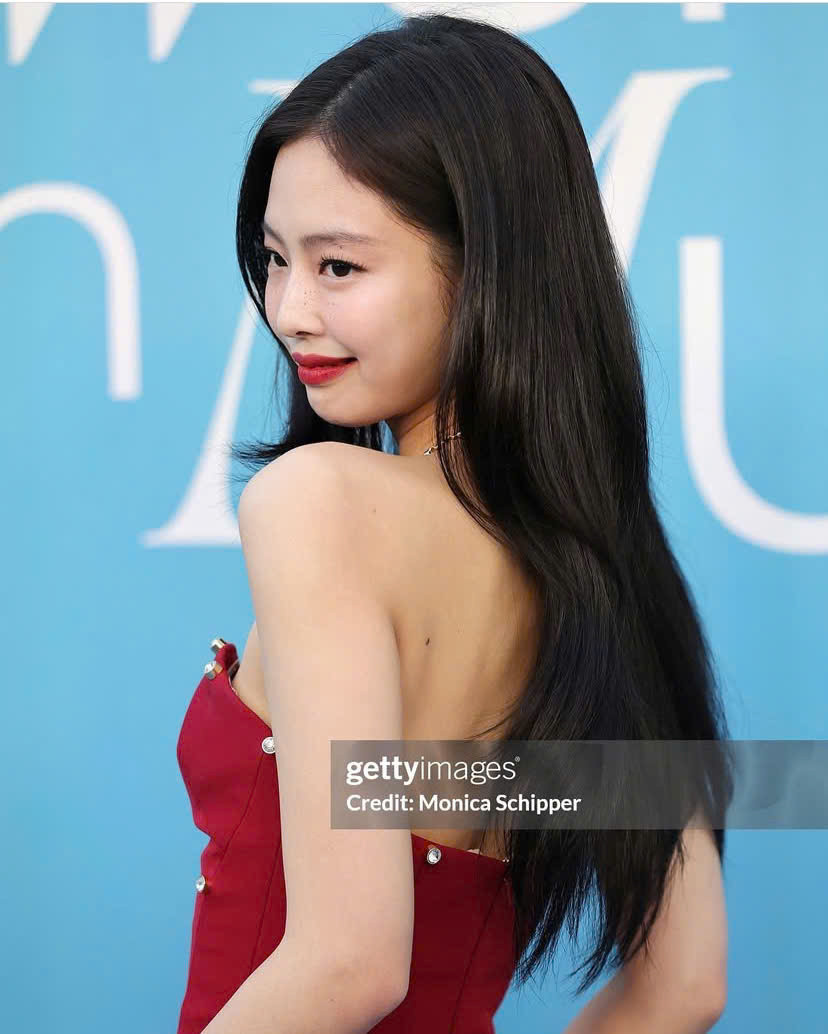 Nhan sắc đẹp không tỳ vết của thành viên nhóm BLACKPINK qua ảnh chụp cận mặt.