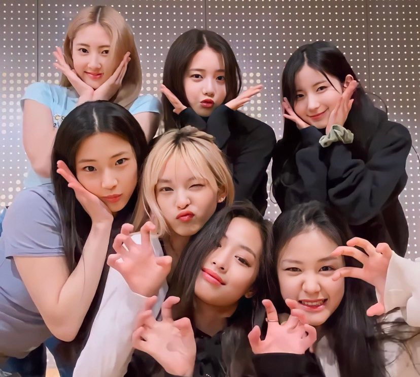 Vnet đùa rằng Yang Hyun Suk cũng như YG nên là diễn viên chính trong bộ phim Lật Mặt vì màn &quot;quay xe&quot; đầy thót tim này.