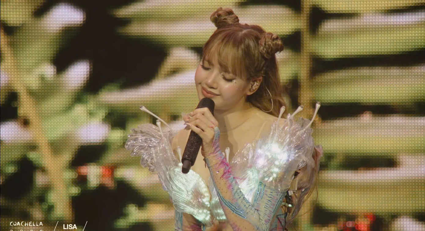 Nữ thần tượng sinh năm 1997 thể hiện ca khúc trong album mới nhất của mình.