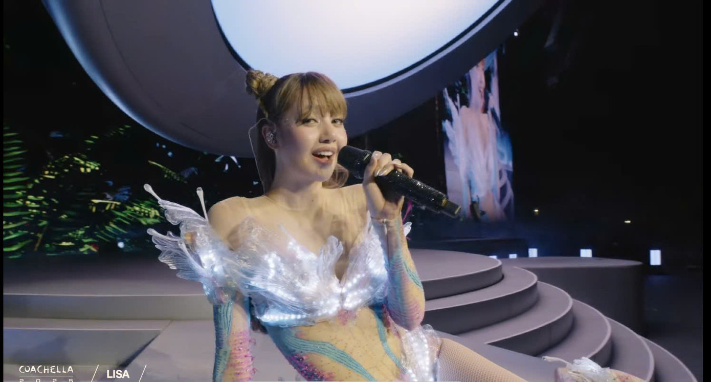 Nữ thần tượng sinh năm 1997 thể hiện ca khúc trong album mới nhất của mình.