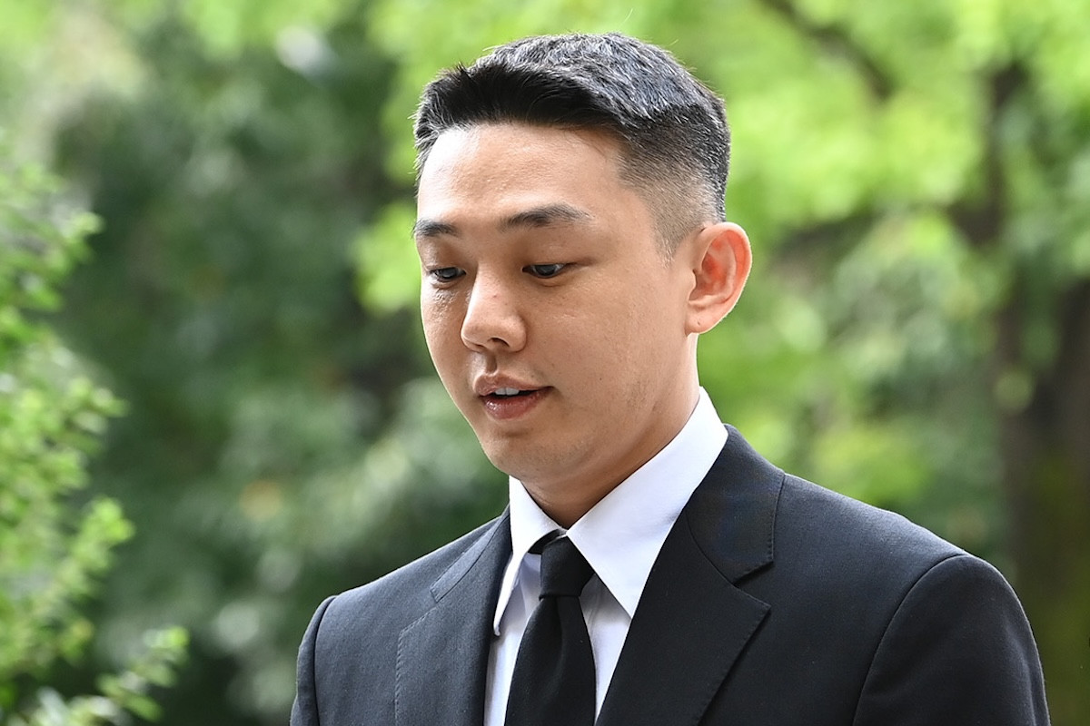 Ảnh đế Rồng xanh Yoo Ah In xuất hiện với diện mạo khác lạ.