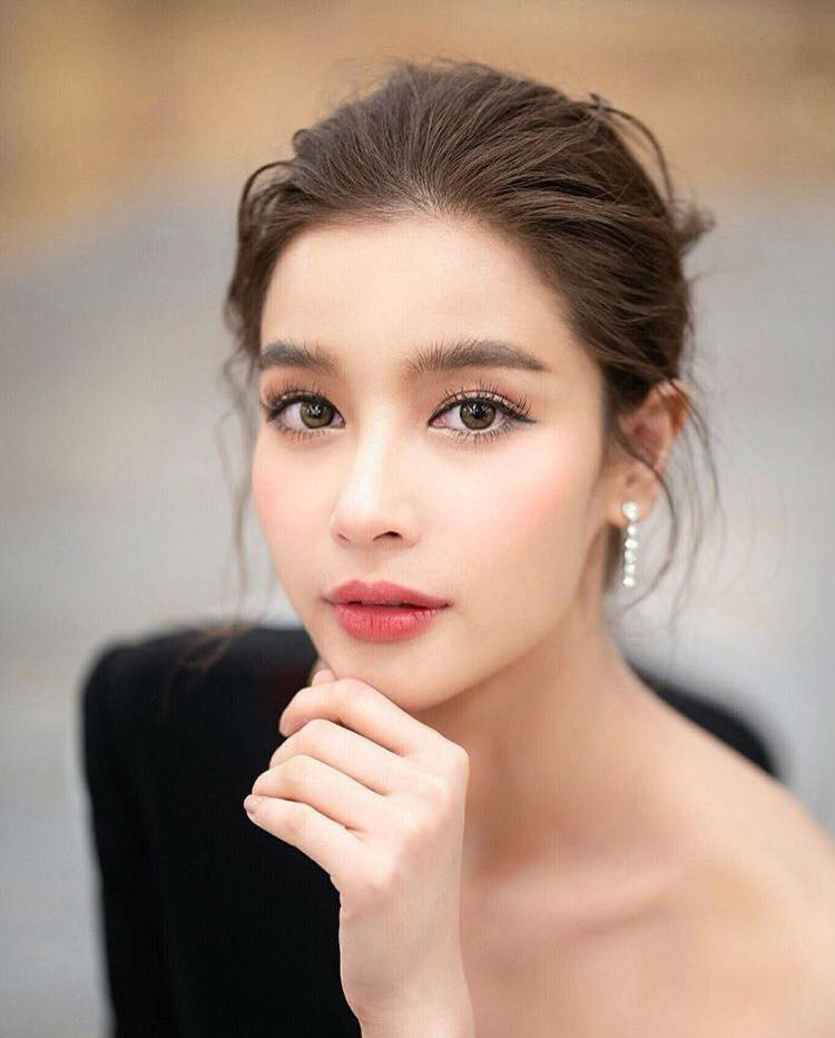 Vill cùng Son trở thành cặp sao "đắt giá" xứ Chùa Vàng với sự thành công của loạt phim Đêm định mệnh, Duyên nợ tiền kiếp, Hoàng tử ếch… Vill cùng Son trở thành cặp sao "đắt giá" xứ Chùa Vàng với sự thành công của loạt phim Đêm định mệnh, Duyên nợ tiền kiếp, Hoàng tử ếch…