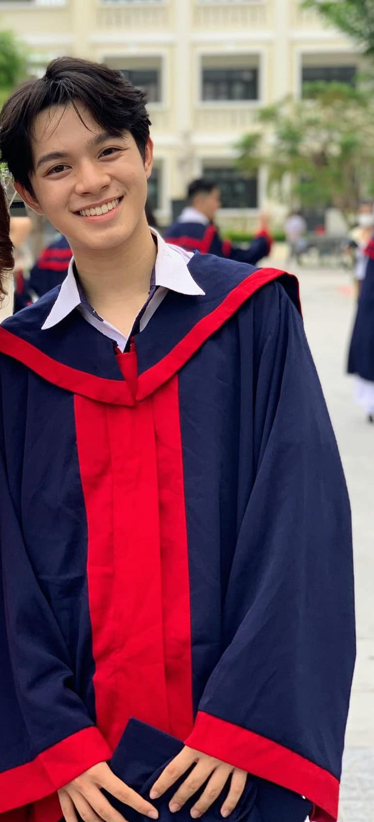 Kien có vẻ ngoài ấn tượng ngay từ thời đi học.