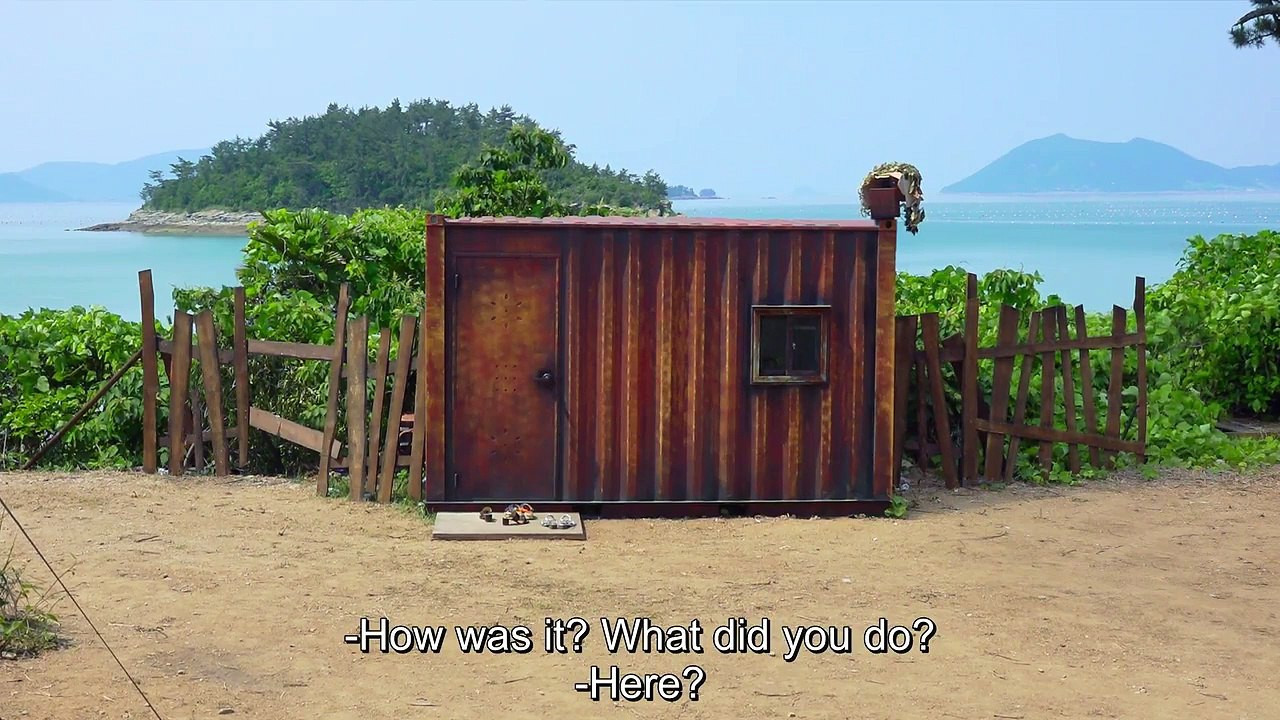 "Đảo địa ngục" bản Hàn được dựng đơn giản nhưng vẫn đủ tiện nghi. "Đảo địa ngục" bản Hàn được dựng đơn giản nhưng vẫn đủ tiện nghi.