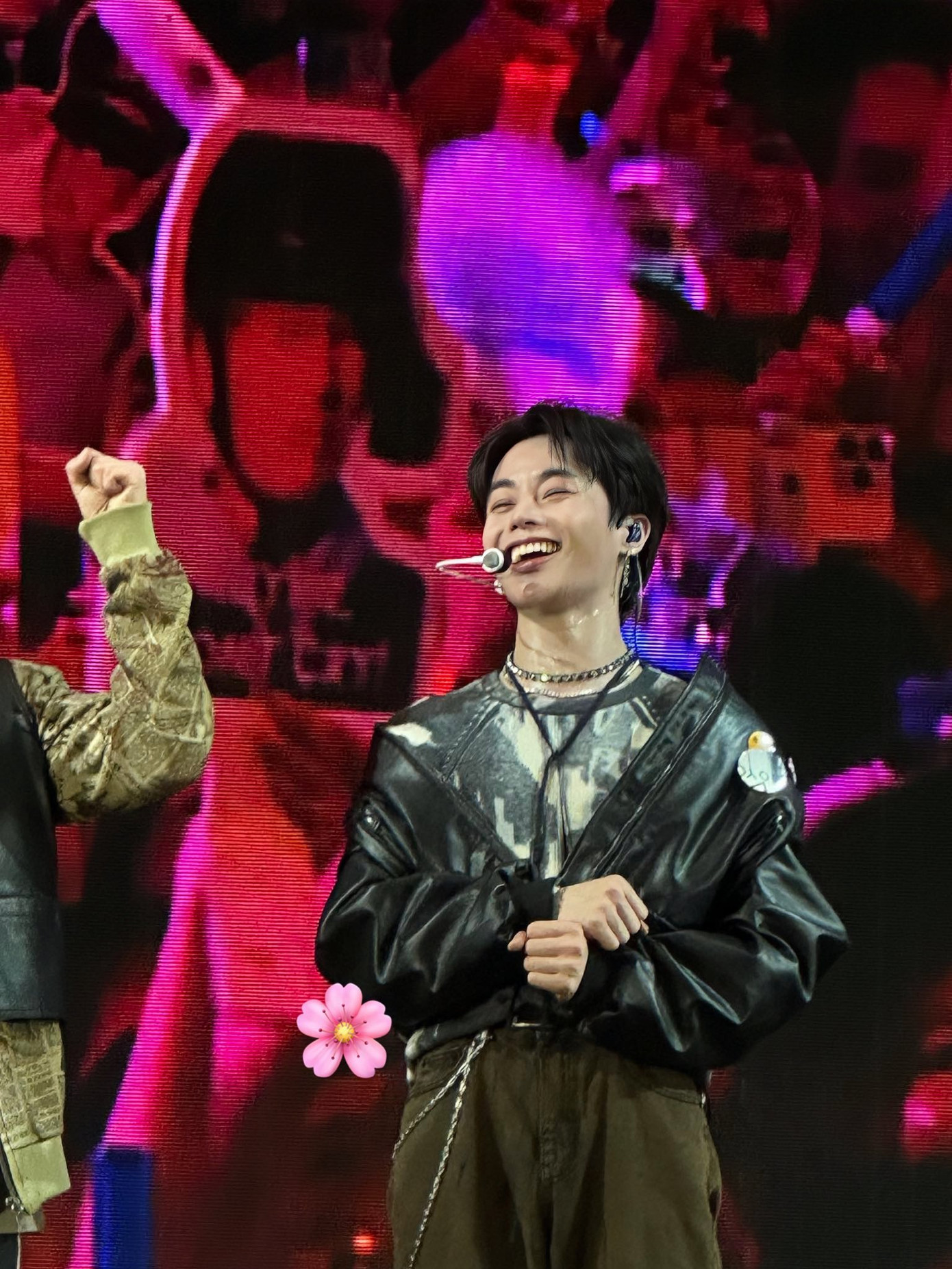 Đây là lần đầu tiên kể từ khi ra mắt cùng TEMPEST, anh cùng nhóm có một buổi diễn chính thức tại Việt Nam. Đây là lần đầu tiên kể từ khi ra mắt cùng TEMPEST, anh cùng nhóm có một buổi diễn chính thức tại Việt Nam.