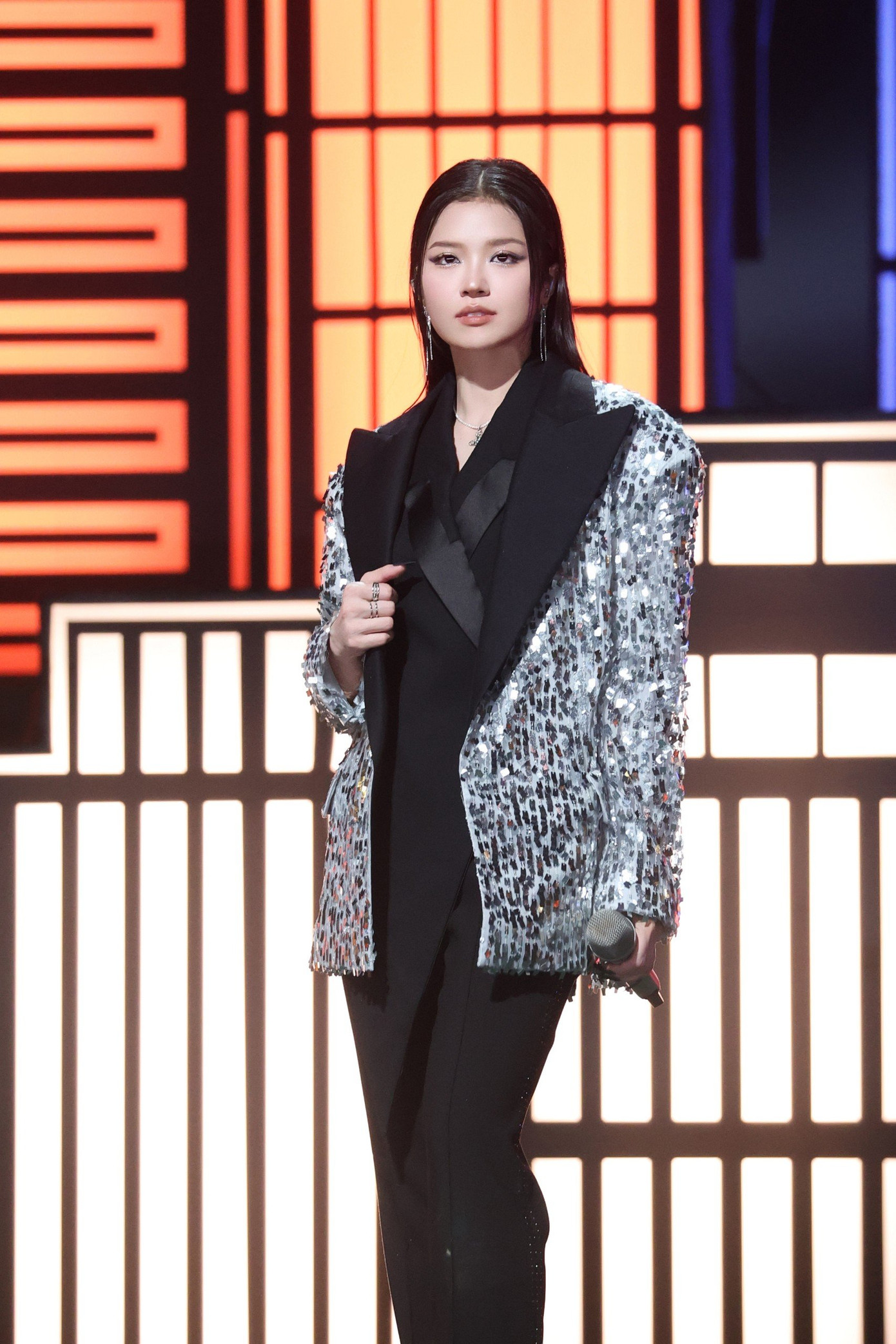 Những cái tên nổi bật như Suni Hạ Linh, Nicole Jung hay Trương Dư Hi... đều trượt suất thành đoàn khiến khán giả không khỏi tiếc nuối.