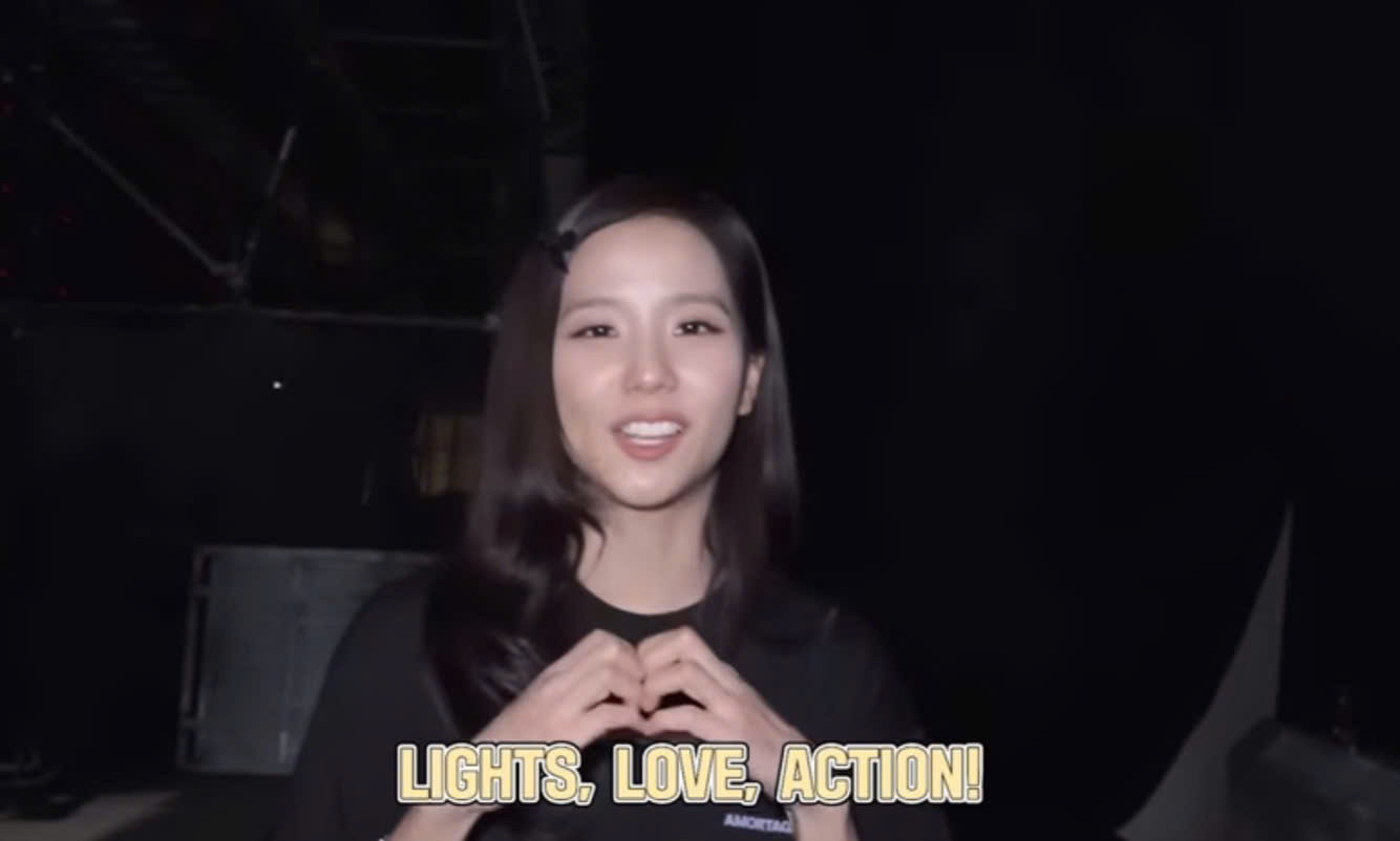 Jisoo cũng không quên gửi lời hẹn gặp lại người hâm mộ trong những dịp đặc biệt khác.