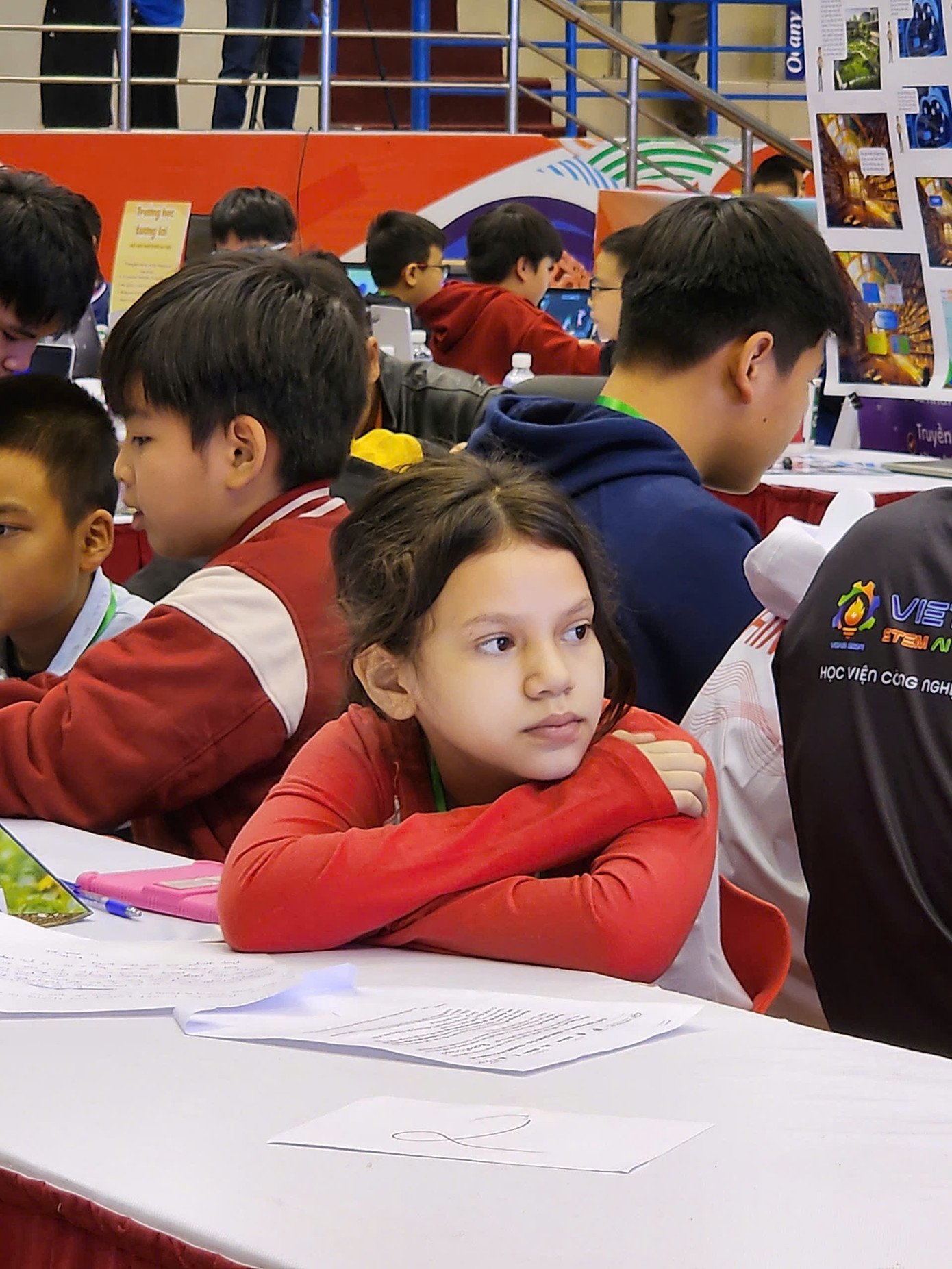 Không chỉ có các thí sinh Việt Nam, nhiều thí sinh người nước ngoài cũng tham gia giải đấu giao hữu. Không chỉ có các thí sinh Việt Nam, nhiều thí sinh người nước ngoài cũng tham gia giải đấu giao hữu.