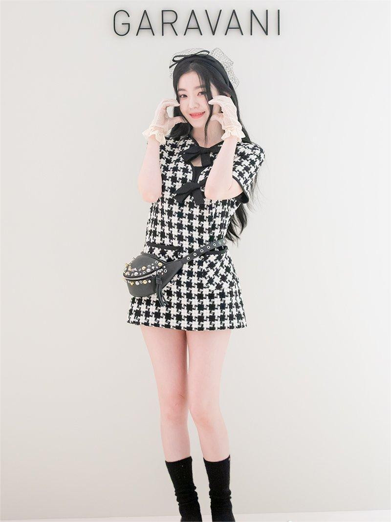 Cô nàng tự tin thả dáng tại sự kiện. Cô nàng tự tin thả dáng tại sự kiện.