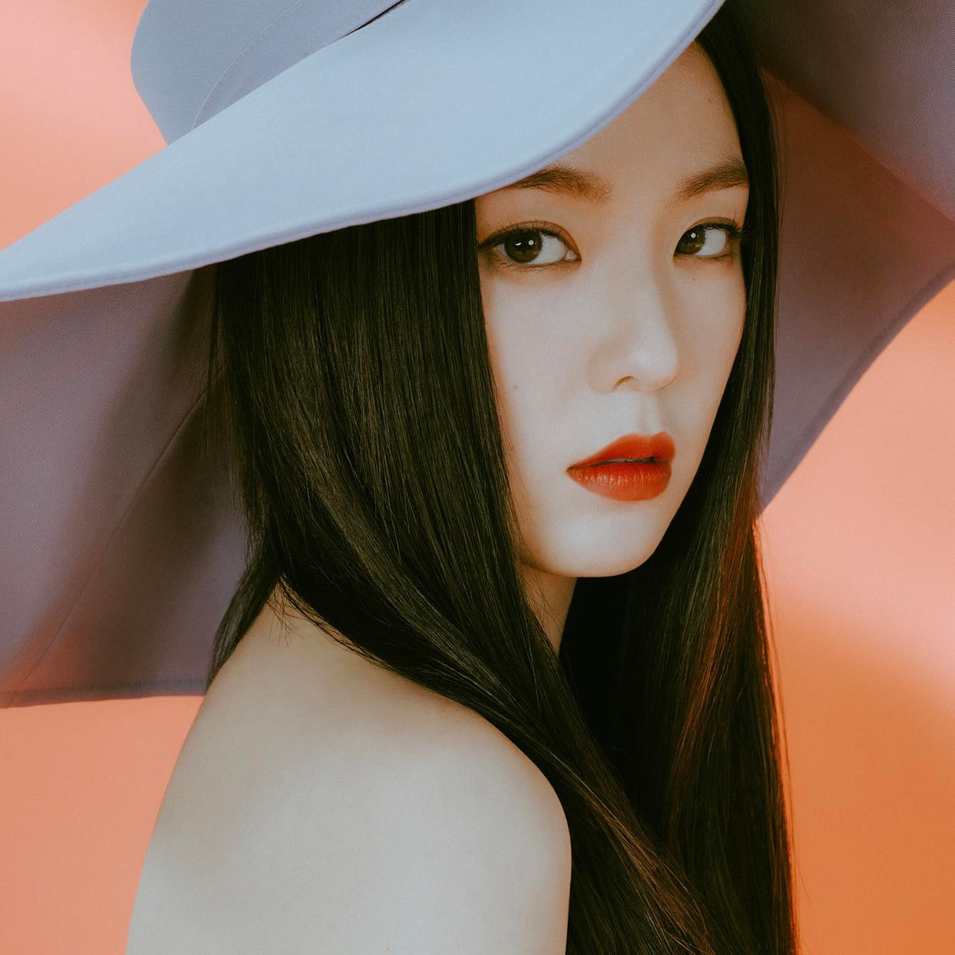 Sau nhiều năm hoạt động cùng Red Velvet, cuối cùng Irene cũng chính thức xác nhận sẽ ra mắt mini album. Thông tin này đã khiến cộng đồng fan K-Pop phấn khích và mong đợi.