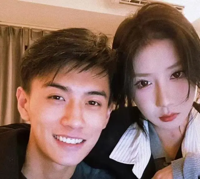 Lần đầu gặp gỡ của cặp đôi là ngày 15/5/2020.