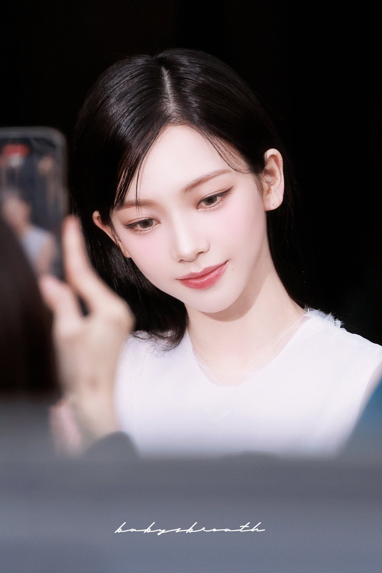 Người hâm mộ không khỏi suýt xoa vì nhan sắc "vô thực" tựa AI của mỹ nhân Gen 4 qua ống kính fansite. - Nguồn ảnh: babysbreath1188 Người hâm mộ không khỏi suýt xoa vì nhan sắc "vô thực" tựa AI của mỹ nhân Gen 4 qua ống kính fansite. - Nguồn ảnh: babysbreath1188