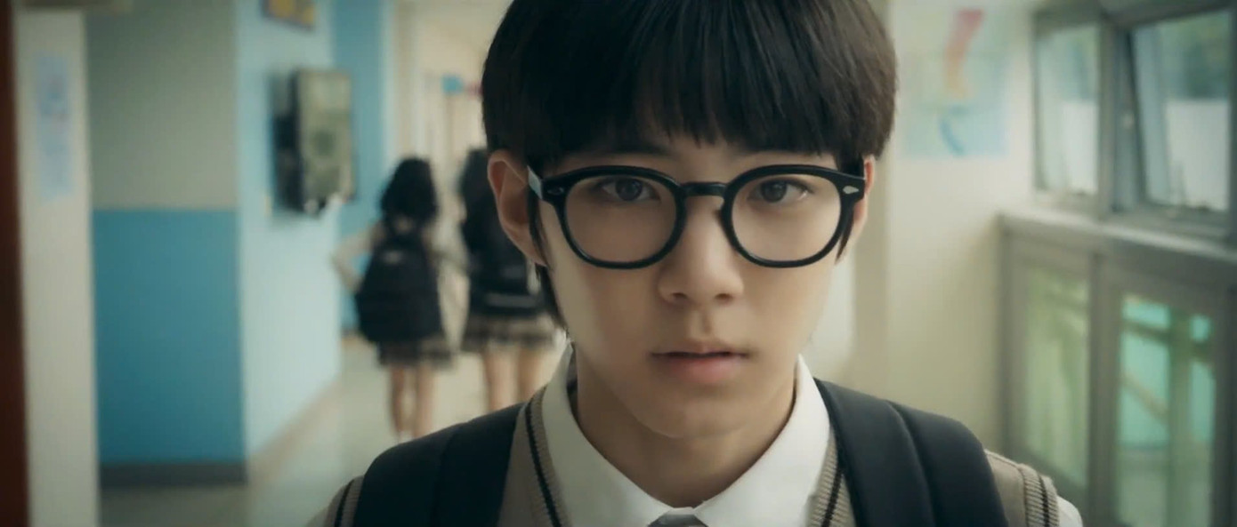 Sự giống nhau của hai diễn viên thủ vai Ga Min lúc nhỏ và lúc lớn. Sự giống nhau của hai diễn viên thủ vai Ga Min lúc nhỏ và lúc lớn.