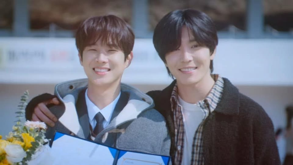 Cậu bé Ko Gyeom được anh trai nuôi dưỡng từ nhỏ. Cậu bé Ko Gyeom được anh trai nuôi dưỡng từ nhỏ.