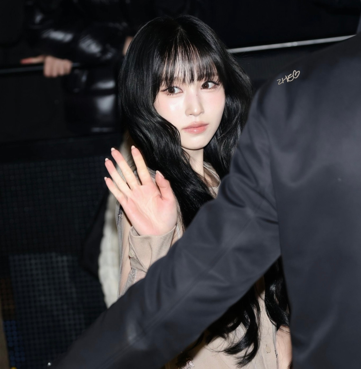 Mina đốn tim người hâm mộ với loạt khoảnh khắc tương tác trước ống kính.