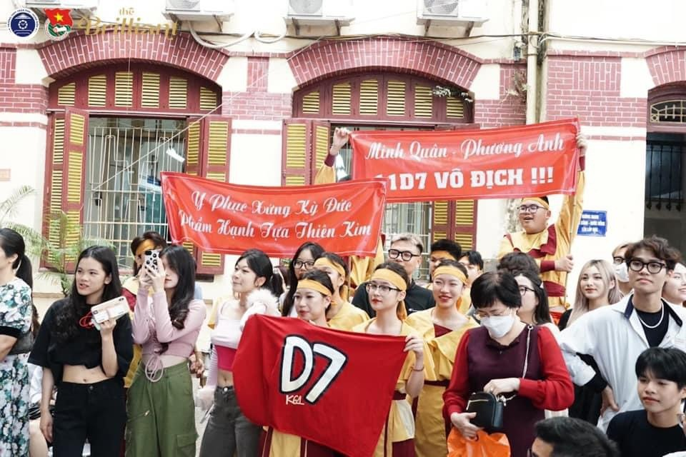 Học sinh Trần Phú luôn “cháy” hết mình trong các cuộc thi. Ảnh: Đoàn TNCS Hồ Chí Minh Trường THPT Trần Phú - Hoàn Kiếm.