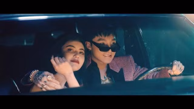 Tại Việt Nam, nữ diễn viên cũng trở thành gương mặt quen thuộc với khán giả Việt sau khi vào vai nữ chính trong MV Chạy Ngay Đi của Sơn Tùng M-TP.
