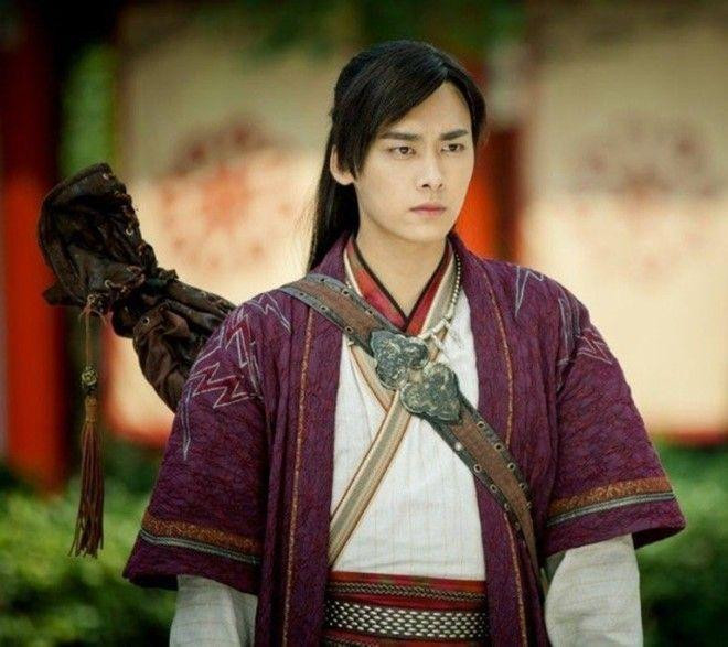 Vai diễn Bách Lý Đồ Tô giúp Lý Dịch Phong thu về một lượng fan khổng lồ, đồng thời giúp nam diễn viên nhận được vô số các lời mời quảng cáo hấp dẫn. Vai diễn Bách Lý Đồ Tô giúp Lý Dịch Phong thu về một lượng fan khổng lồ, đồng thời giúp nam diễn viên nhận được vô số các lời mời quảng cáo hấp dẫn.