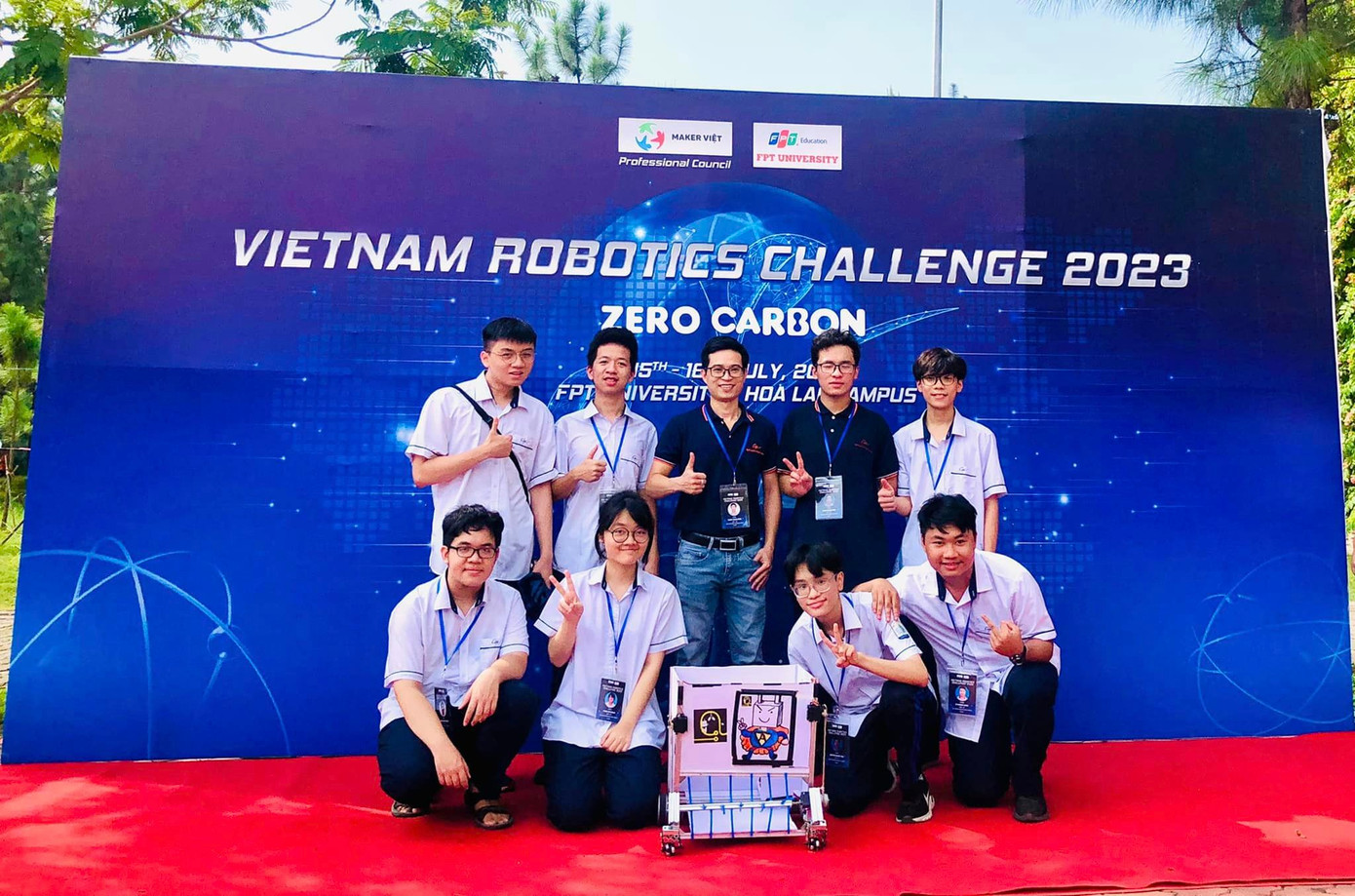 Các hoạt động ngoại khóa đa dạng tại THPT chuyên Đại học Sư phạm. - Nguồn ảnh: Fanpage Trường THPT chuyên Đại học Sư phạm. Các hoạt động ngoại khóa đa dạng tại THPT chuyên Đại học Sư phạm. - Nguồn ảnh: Fanpage Trường THPT chuyên Đại học Sư phạm.