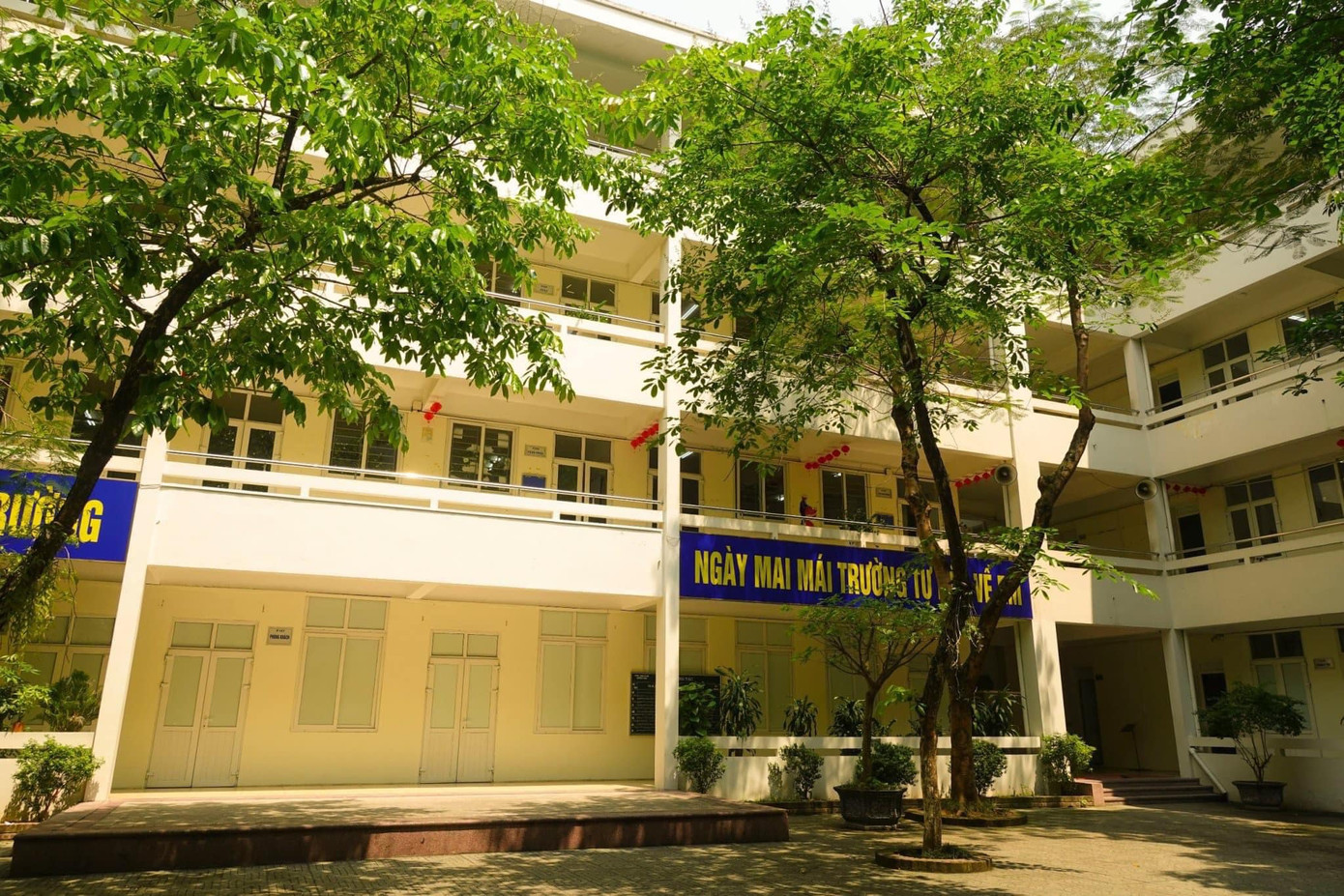 Nguồn ảnh: Fanpage Trường THPT chuyên Ngoại ngữ Nguồn ảnh: Fanpage Trường THPT chuyên Ngoại ngữ