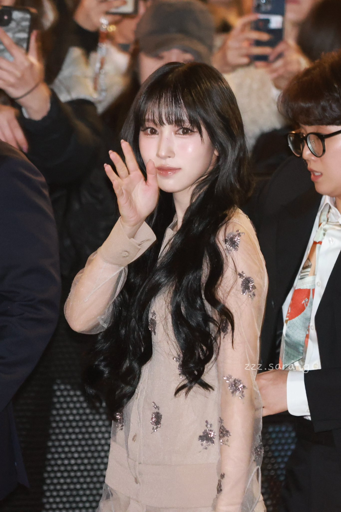 Mina đốn tim người hâm mộ với loạt khoảnh khắc tương tác trước ống kính.