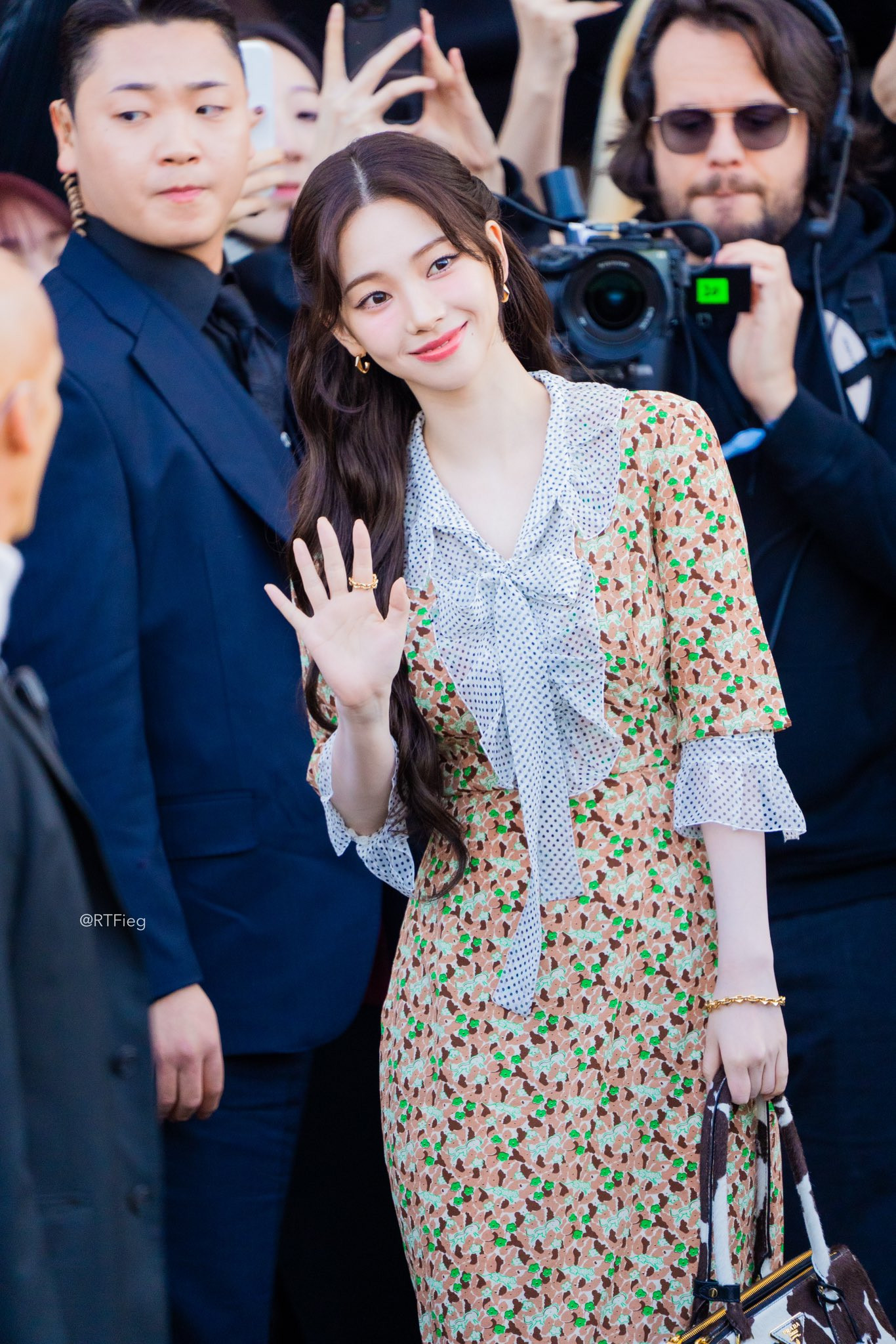 Ngay khi những hình ảnh đầu tiên của Karina tại sự kiện được tung ra.