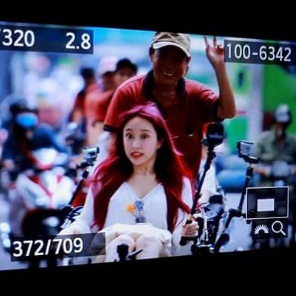 Các thành viên đã từng cùng nhau đi xích lô, ăn phở, tham quan Dinh Độc Lập tại TP.HCM, nhảy dù ở Phú Quốc trong show MADE IN EXID. Các thành viên đã từng cùng nhau đi xích lô, ăn phở, tham quan Dinh Độc Lập tại TP.HCM, nhảy dù ở Phú Quốc trong show MADE IN EXID.