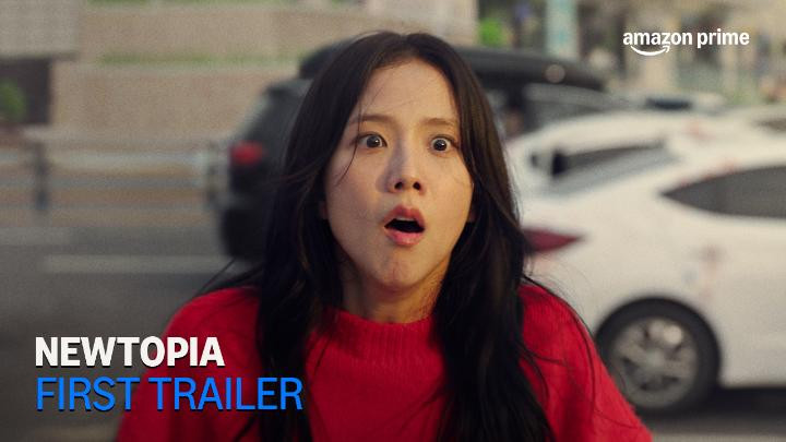 Biểu cảm của Jisoo bị cho là còn gượng gạo.