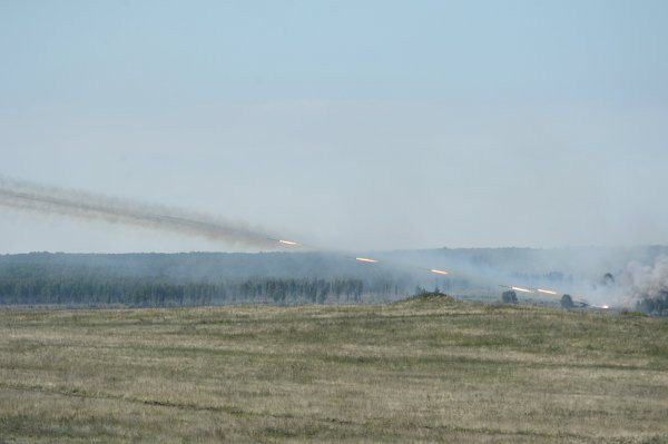 Hình ảnh tên lửa thật được bắn tại căn cứ quân sự Chebarkul