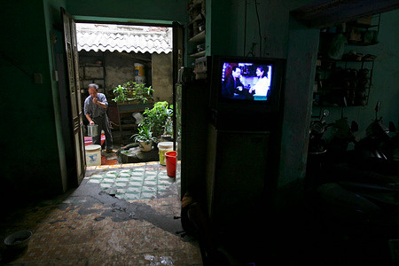 Vì nguồn nước còn tốt, gia đình ông Ngọc vẫn chưa có ý định lấp giếng, hay bỏ không sử dụng nó