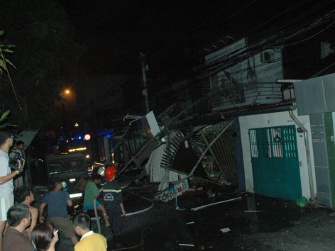 Lực lượng PCCC tiếp cận hiện trường