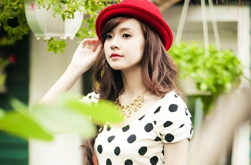  Midu là Hot Vteen 2007. Cô nàng được yêu mến bởi vẻ đẹp trong sáng, thánh thiện và lối sống khá 