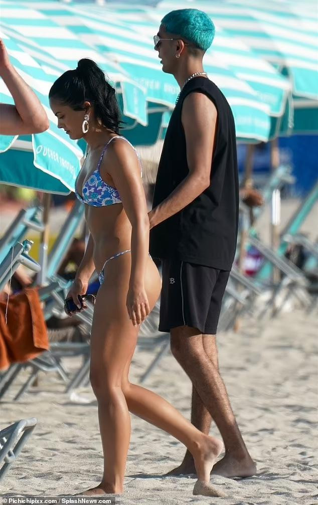 Nói về vai diễn này trong một cuộc phỏng vấn hồi tháng 4 với PureWow, Camila Mendes cho biết nó rất khác với vai diễn trong phim &quot;Riverdale&quot; nhưng cô rất hào hứng với bộ phim này. &apos;Tôi có một dự án mà tôi rất hào hứng là Strangers, do Jennifer Kaytin Robinson làm đạo diễn - một người bạn rất thân của tôi&quot;, cô chia sẻ.