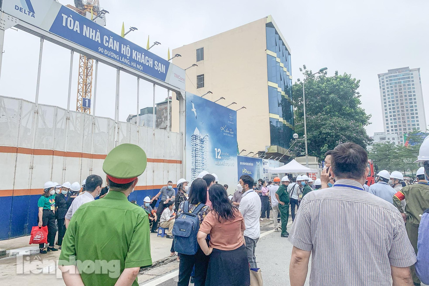 Theo thông cáo báo chí của UBND quận Đống Đa, công trình xây dựng số 84 đường Láng được cấp Giấy chứng nhận quyền sử dụng đất diện tích 38,4m2 có công trình 5 tầng trên đất.