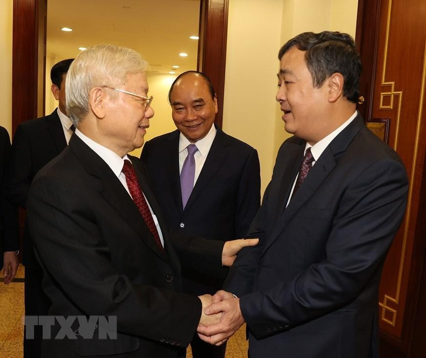 Tổng Bí thư Nguyễn Phú Trọng, Chủ tịch nước Nguyễn Xuân Phúc và các đại biểu dự bế mạc Hội nghị. (Ảnh: Trí Dũng/TTXVN) Tổng Bí thư Nguyễn Phú Trọng, Chủ tịch nước Nguyễn Xuân Phúc và các đại biểu dự bế mạc Hội nghị. (Ảnh: Trí Dũng/TTXVN)