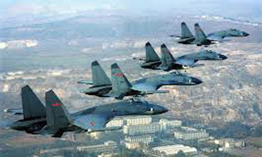 Máy bay J-11 Trung Quốc - sản phẩm 'nhái' tiêm kích Su-27 của Nga. Máy bay J-11