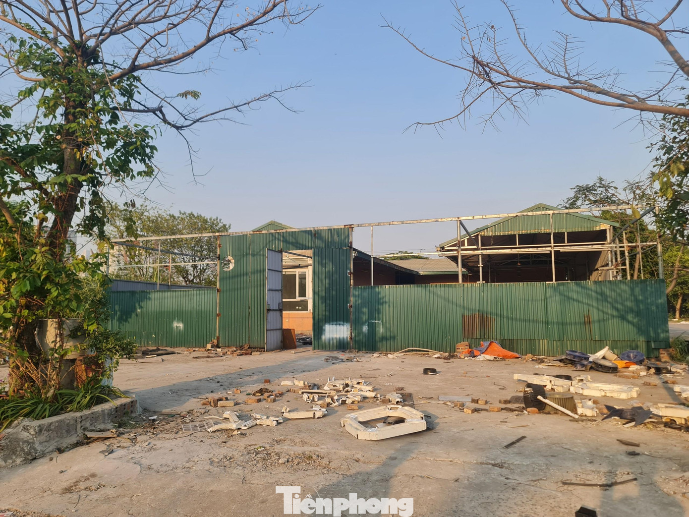 UBND quận Hà Đông có Kế hoạch số 335/KH-UBND ngày 05/12/2022 tổ chức thực hiện các kết luận, chỉ đạo của UBND Thành phố về việc quản lý khu đất đã giải phóng mặt bằng thuộc quy hoạch xây dựng Khu công viên văn hóa - vui chơi giải trí - thể thao quận Hà Đông.