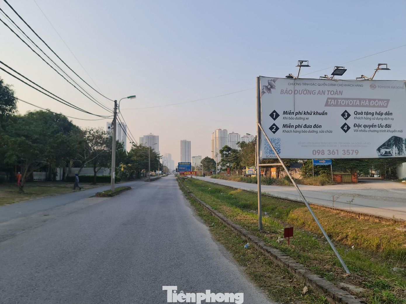 Bên trong tổ hợp quần thể dịch vụ, sân bóng, nhà hàng, kho xưởng... rộng hơn 50ha giờ vắng bóng người