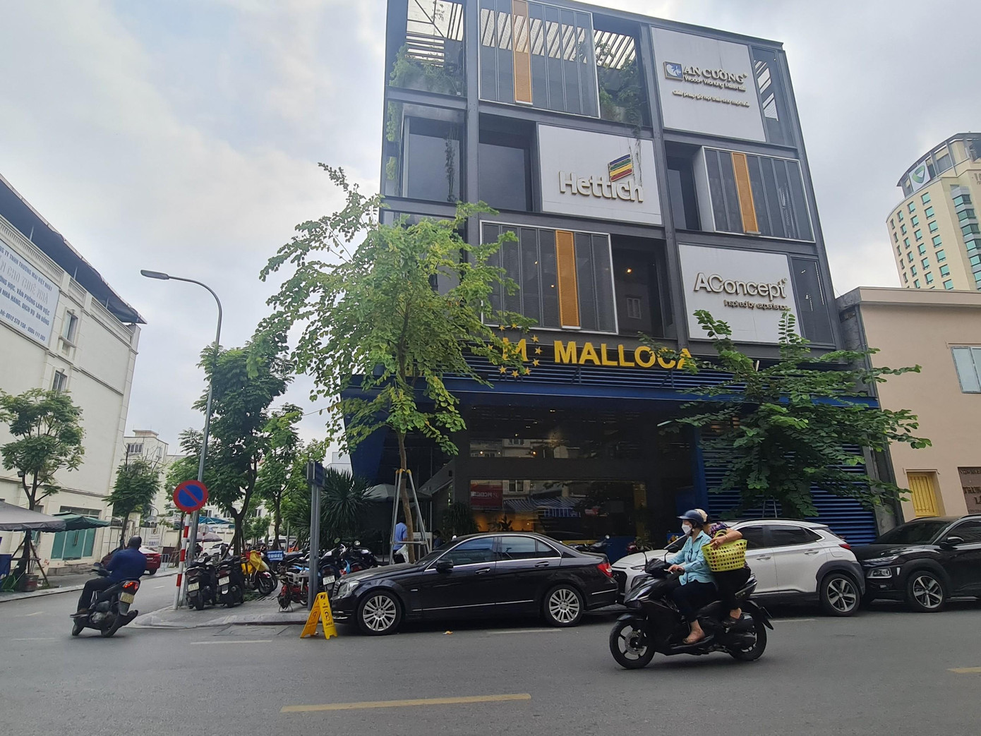 Đại diện UBND phường Chương Dương cho biết, sẽ thường xuyên kiểm tra xử lý các hàng quán trên trục đường mới mở. Yêu cầu các quán ăn, nhà hàng giữ gìn an ninh trật tự, an toàn giao thông, vệ sinh môi trường, không lấn chiếm vỉa hè... theo đúng quy định của pháp luật.