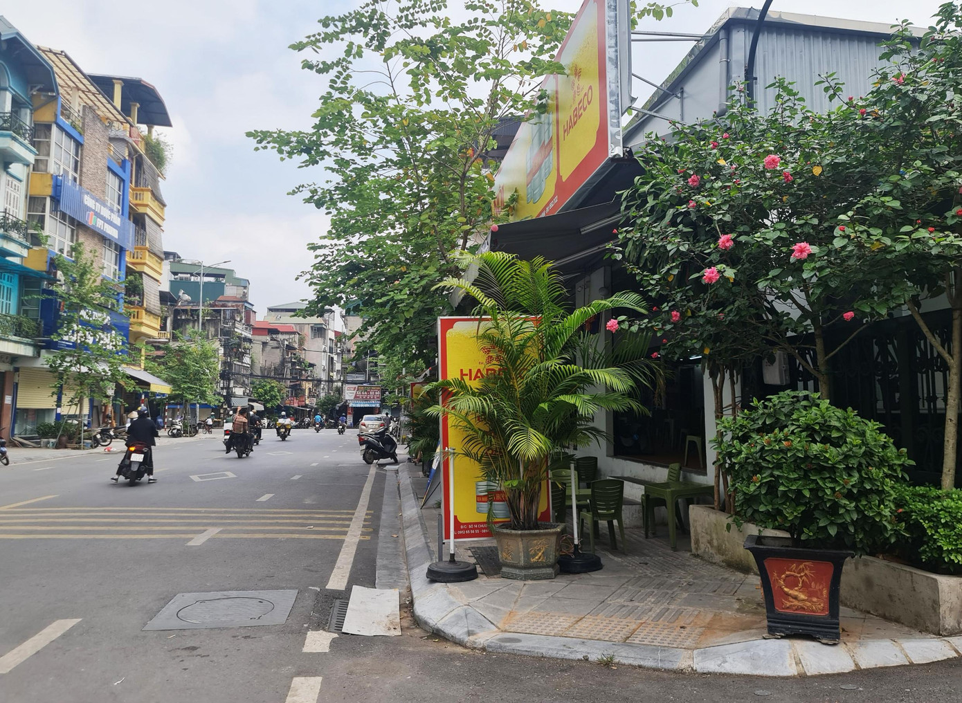 Tuyến đường Chương Dương Độ (phường Chương Dương, quận Hoàn Kiếm) được mở rộng nằm trong dự án xây dựng hầm đường bộ xuyên đê sông Hồng (nối từ Trần Nguyên Hãn sang phố Chương Dương Độ) có tổng mức đầu tư khoảng 100 tỷ đồng