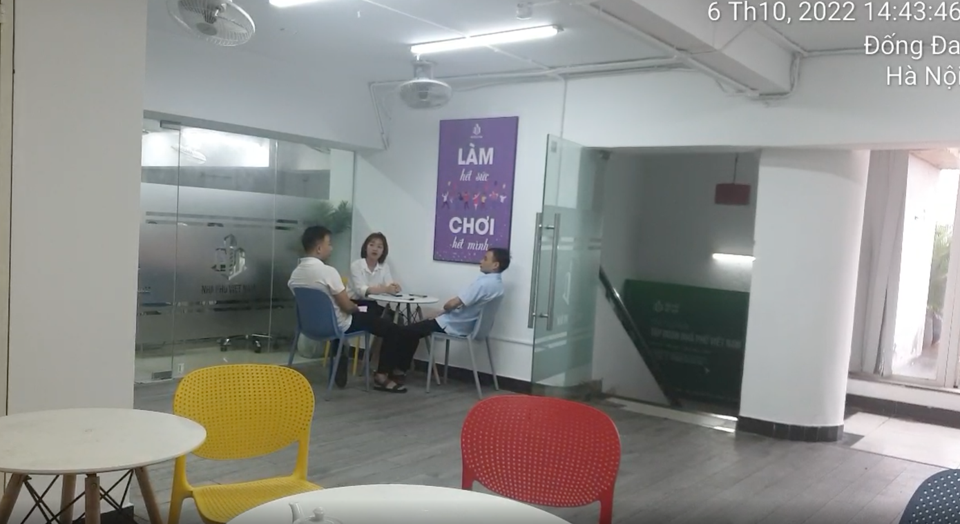 Tương tự tại tòa nhà Chung cư 102 Thái Thịnh (do Cty CP Liên hiệp đầu tư Xuất nhập khẩu Hà Nội làm chủ đầu tư), tầng kỹ thuật (tầng M) của chung cư bị cho thuê, cải tạo trái phép nhiều năm. Ảnh hưởng đến thoát nước, PCCC của cả tòa nhà. Tầng M đã bị đình chỉ hoạt động suốt 2 năm qua nhưng từ đó đến nay vẫn liên tục hoạt động.