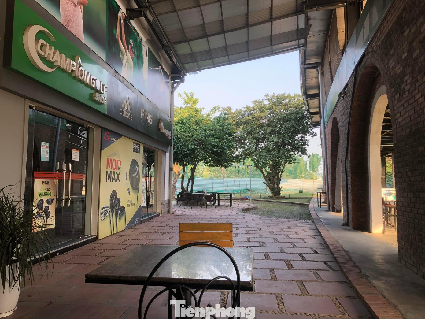 Tại sân tập Golf Hà Đông mỗi ngày đón vài trăm lượt giờ cũng không có khách