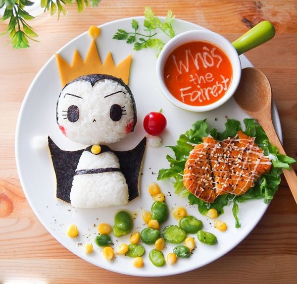 Bà phù thủy trong câu chuyện cổ tích Nàng Bạch tuyết và bảy chú lùn với quả táo độc trên tay