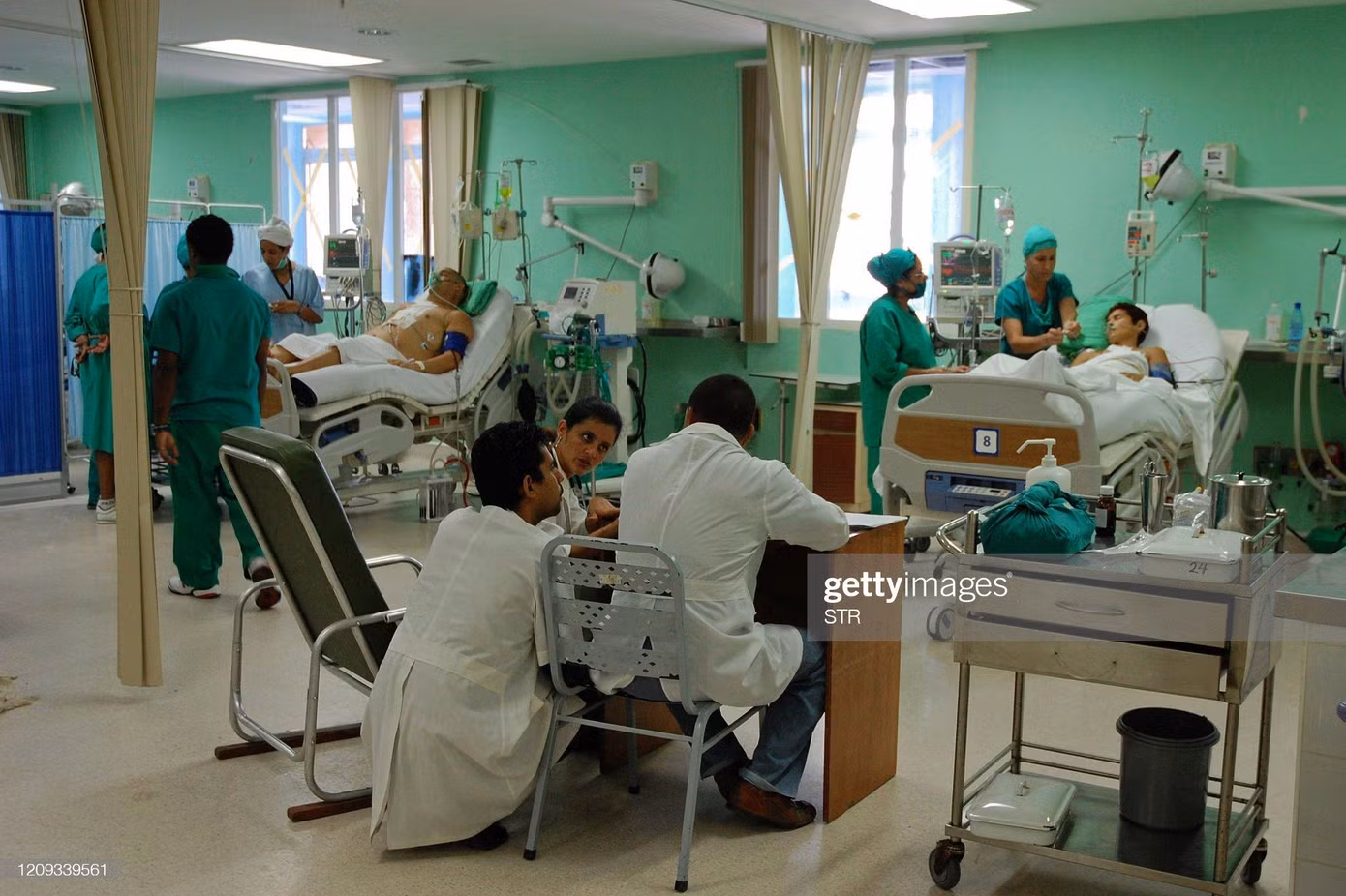 Những chương trình tiêm chủng toàn dân hay chăm sóc y tế phổ thông khác gần như xóa sổ các căn bệnh như bại liệt, rubella, lao phổi, thủy đậu,... ở Cuba (Ảnh: Gettyimages)