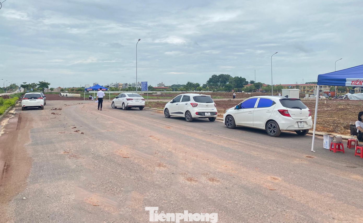 Sau khi đấu giá đất ở mức giá cao vút thời kì sốt đất, nhiều nhà đầu tư lũ lượt &quot;quay xe&quot; khiến chính quyền địa phương phải ngậm ngùi hủy kết quả của cả phiên đấu. (Ảnh minh họa)