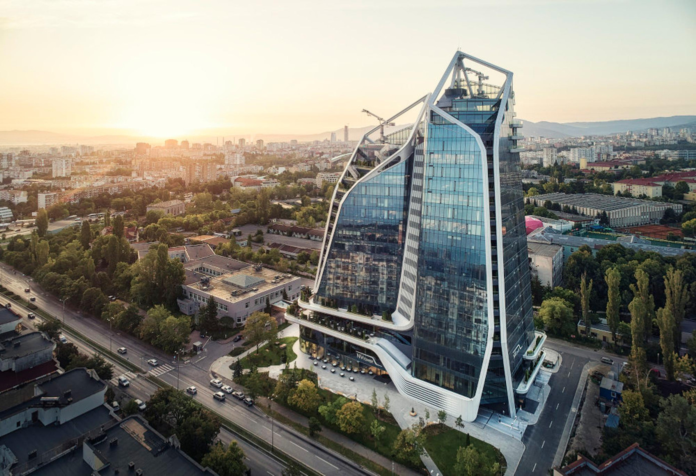 Thứ 3 chính là tòa nhà NV Tower (Sofia, Bulgaria). Công trình cao 107m và có 20 tầng được lấy cảm hứng thiết kế từ thiên nhiên với các yếu tố gợi nhớ đến các tinh thể và núi tự nhiên.