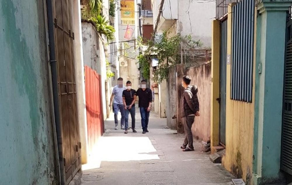 Đối tượng Nhất bị bắt giữ. Đối tượng Nhất bị bắt giữ.