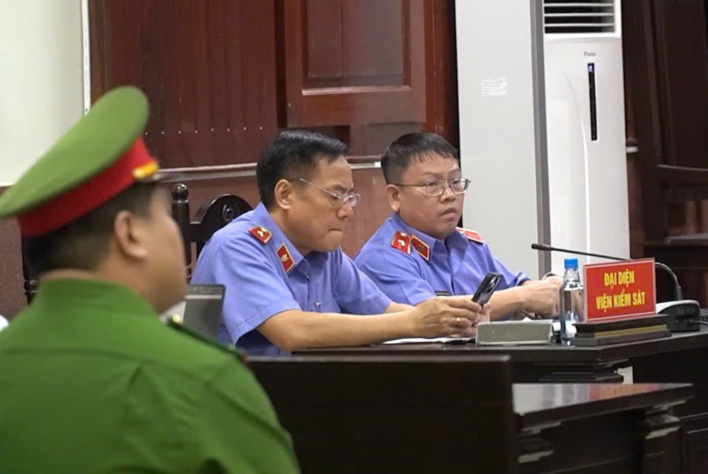 Đại diện Viện KSND cấp cao tại TPHCM tại phiên tòa phúc thẩm vụ Xuyên Việt Oil.