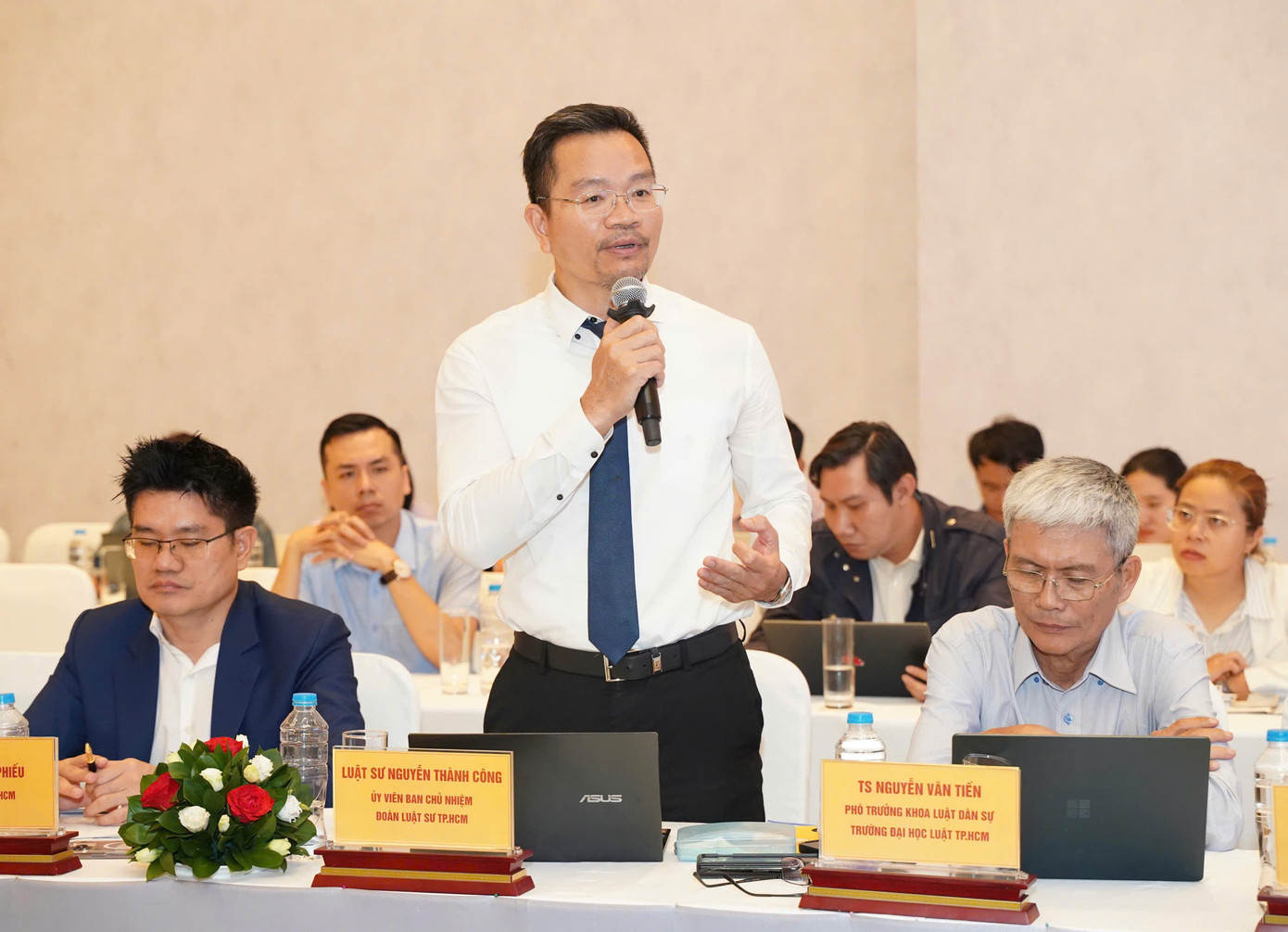 Luật sư Nguyễn Thành Công phát biểu tại hội thảo. Ảnh: Thuận Văn Luật sư Nguyễn Thành Công phát biểu tại hội thảo. Ảnh: Thuận Văn