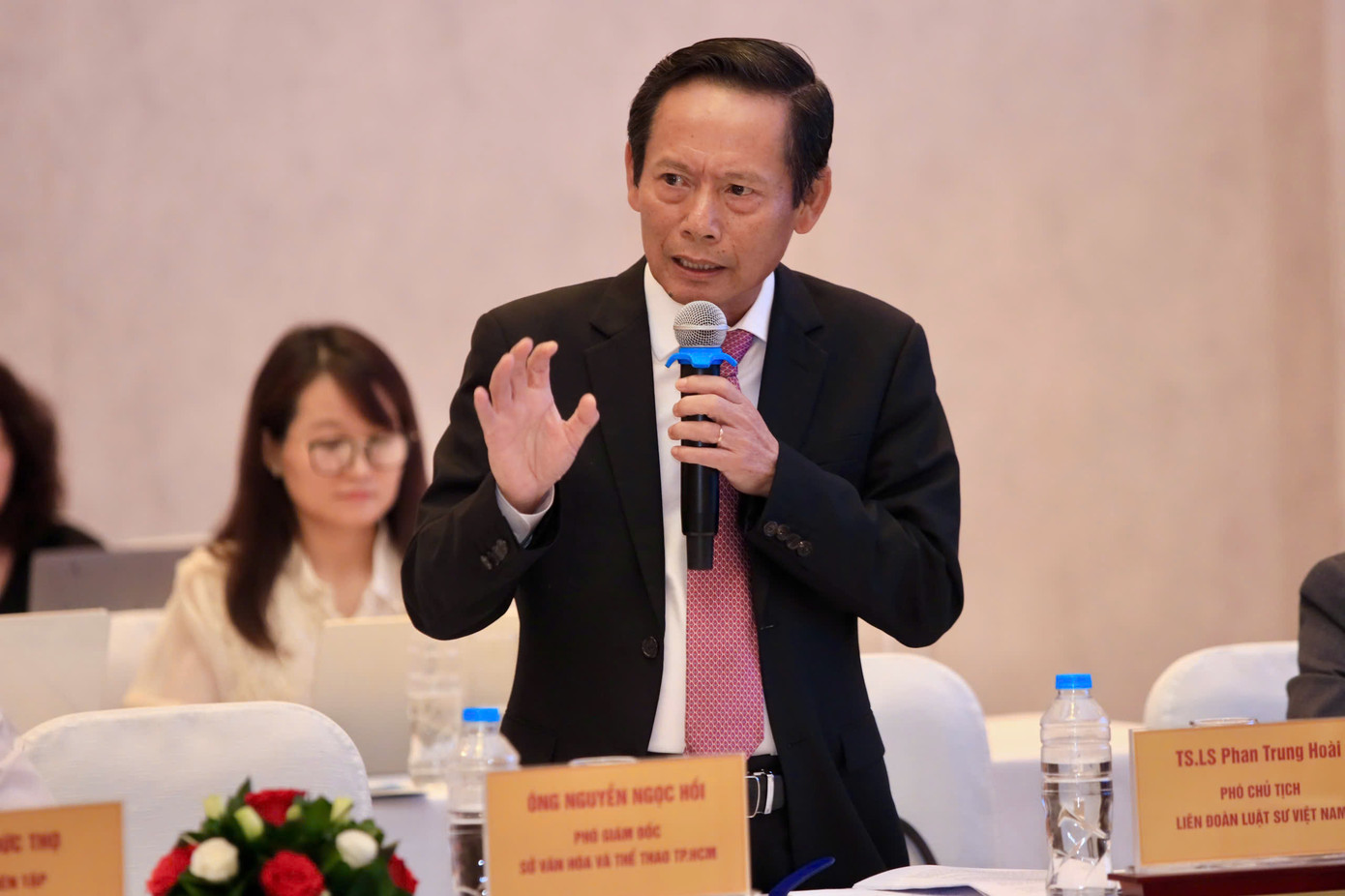 Luật sư Phan Trung Hoài trình bày tham luận tại hội thảo. Ảnh: Nguyệt Nhi. Luật sư Phan Trung Hoài trình bày tham luận tại hội thảo. Ảnh: Nguyệt Nhi.